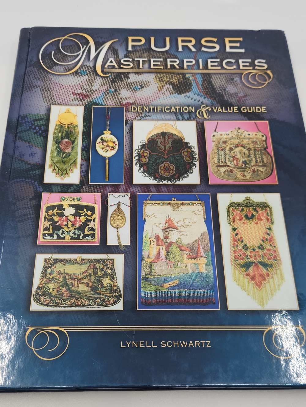 Book: Purse Masterpieces Identification & Value Guide by Lynell Schwartz
